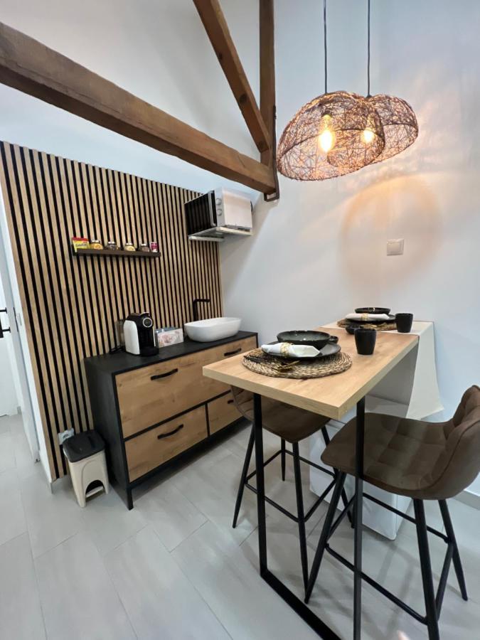 Suites Chic Cozy Herencia ภายนอก รูปภาพ